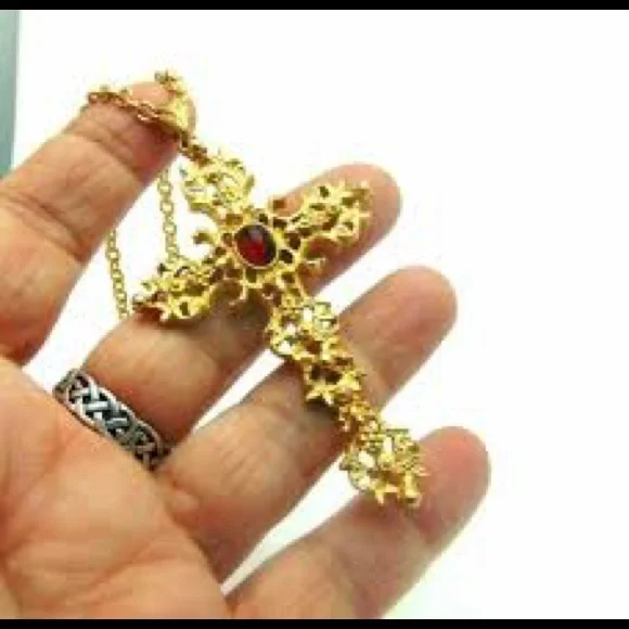 v i n t a g e :: 
gold gothic vintage cross pin necklaces - Picture 3 of 3